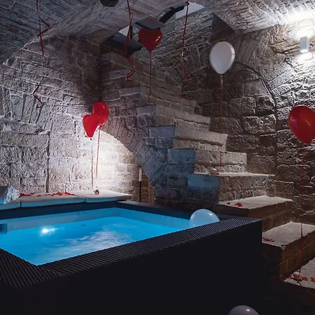 Rhea Luxury * טרליצי