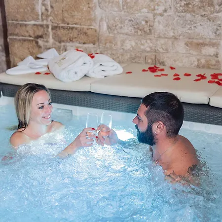 Rhea Luxury טרליצי