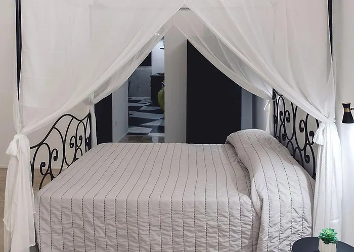 Rhea Luxury Panzió 4*